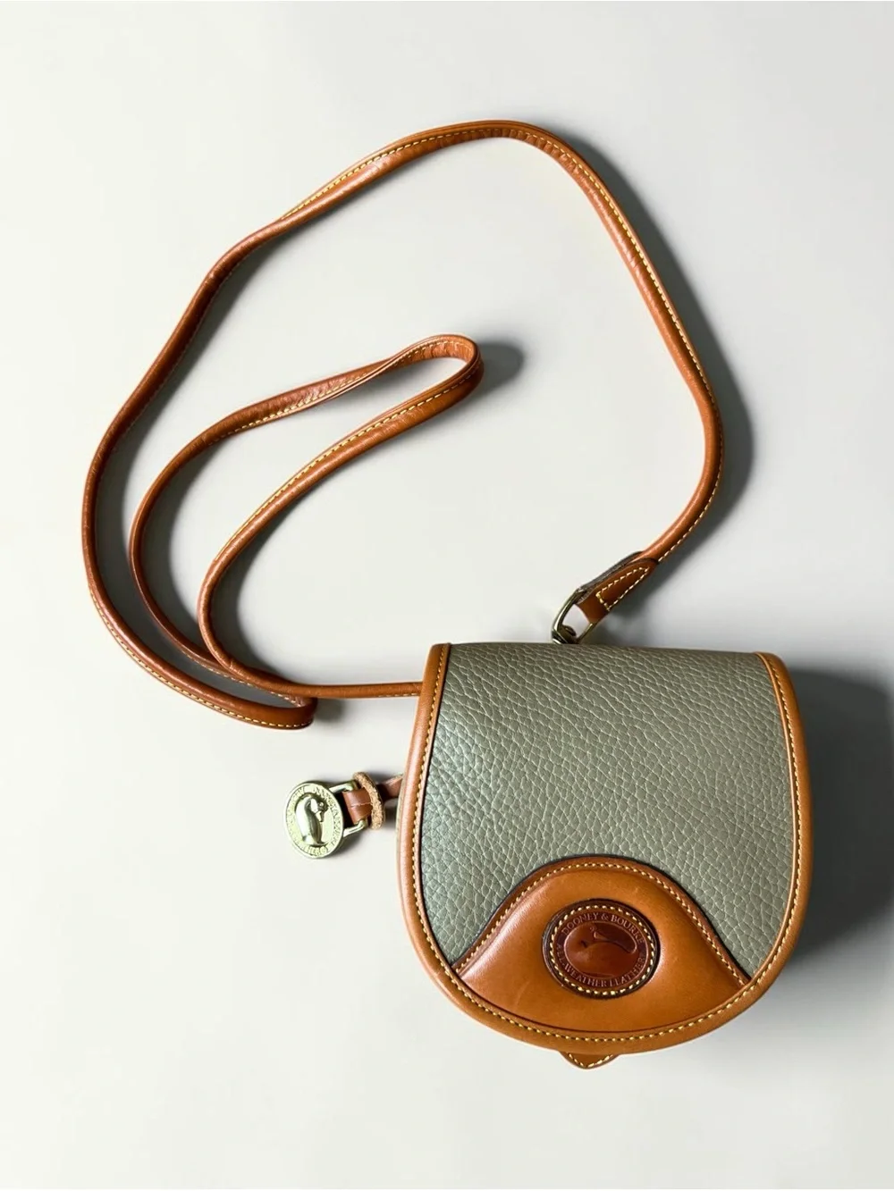 Vintage Dooney & Bourke Mini Saddle Bag AWL Taupe Tan Crossbody Luxury Preppy - Picture 1 of 11
